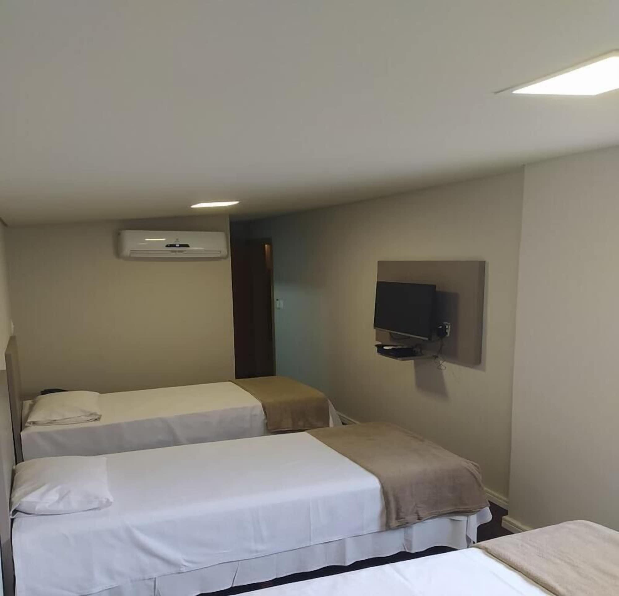 Front Expominas Hotel 3*