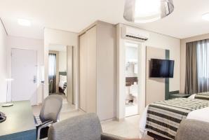 Front Expominas Hotel